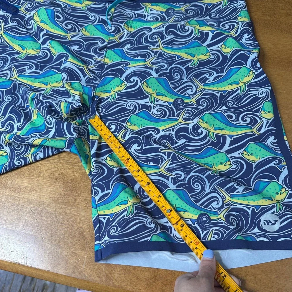 Vineyard Vines Mens 38 Board Shorts Dolphin Fish Performance Swim Trunks Pockets